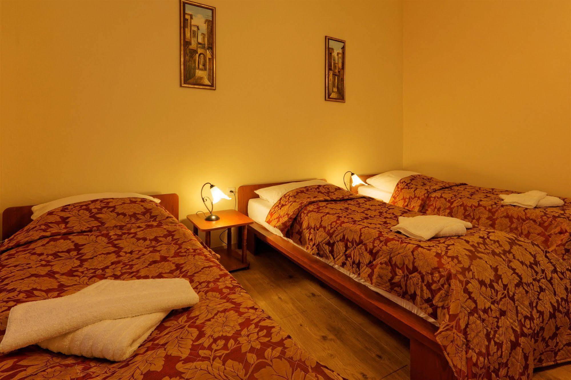 Enjoy Inn بلزن المظهر الخارجي الصورة